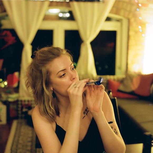 Meet your Posher, Amanda - Picture 1 of 1